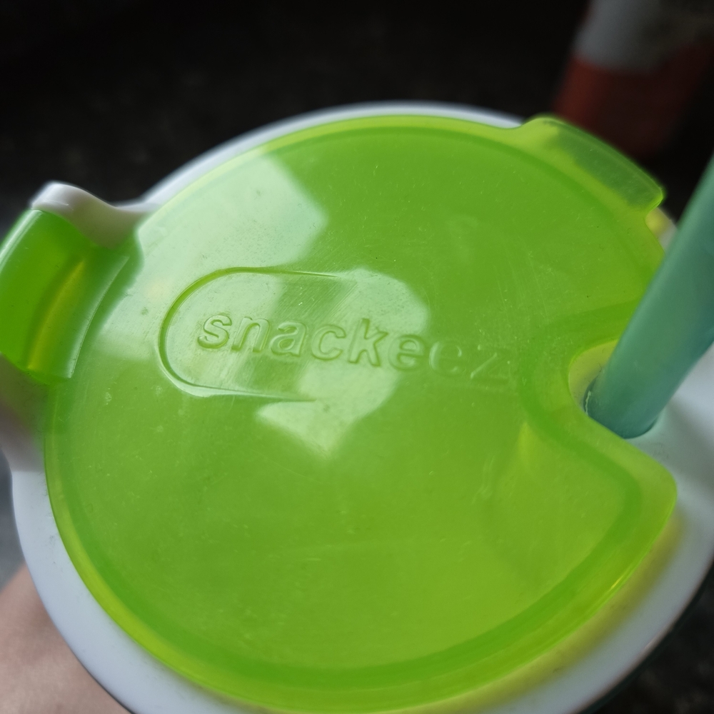 Green Yoda Tumbler with Straw - Picture 5 of 14